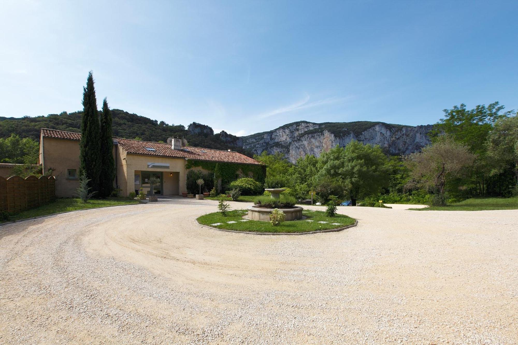 Vacanceole - Le Domaine De Chames - Pont D'Arc Vallon-Pont-d'Arc Exterior photo