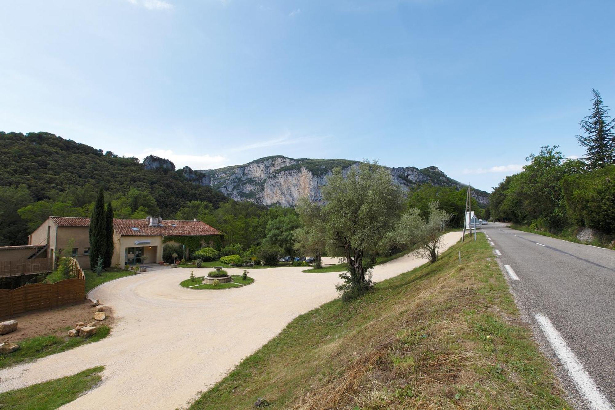 Vacanceole - Le Domaine De Chames - Pont D'Arc Vallon-Pont-d'Arc Exterior photo
